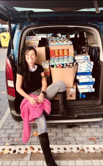 Týdně se svými kolegy rozdá tunu potravin. Velkou část jim poskytuje Potravinová banka